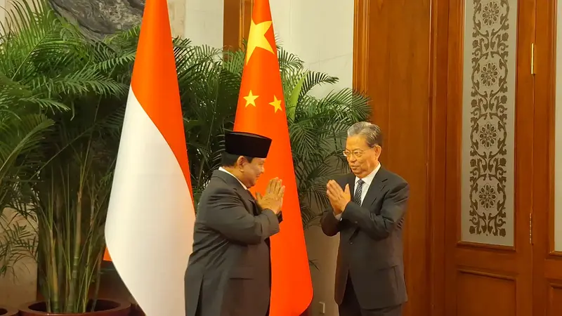 Kunjungan Diplomatik: PM China Li Qiang Tiba di Indonesia untuk Bertemu Prabowo di Istana